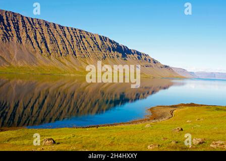 Islande, Fjord de l Ouest, Fjord de Arnarfjordur // Island, Westfjord, Arnarfjordur Fjord Stockfoto