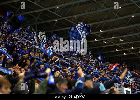 Atalanta-Fans auf den Tribünen während des UEFA Champions League-, Group F-Spiels im Gebiss-Stadion, Bergamo. Bilddatum: Dienstag, 2. November 2021. Stockfoto