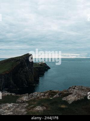 Neist Point Lighthouse an einem Abend mit erstaunlichen Bedingungen Stockfoto