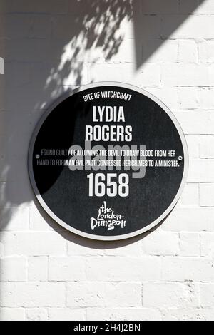 Lydia Rogers Site of Witchcraft Plakette an der Fassade von Turner's Old Star Pub in Wapping, East London, Großbritannien Stockfoto