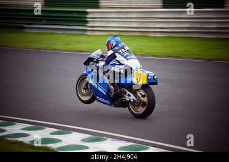 Christian Sarron - YZR500 Yamaha im Mallory Park Stockfoto