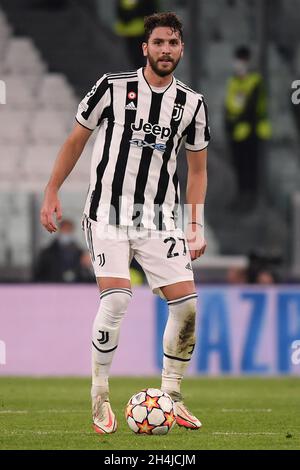 Turin, Italien. November 2021. Manuel Locatelli vom FC Juventus in Aktion beim Fußballspiel der UEFA Champions League der Gruppe H zwischen dem FC Juventus und Zenit ST Petersburg im Juventus-Stadion in Turin (Italien), 2. November 2021. Foto Federico Tardito/Insidefoto Kredit: Insidefoto srl/Alamy Live News Stockfoto