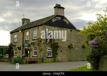 The Bolton Arms, Hargill LN, Redmire, Leyburn, North Yorkshire DL8 4EA, Großbritannien, 20. Mai 2004. Stockfoto