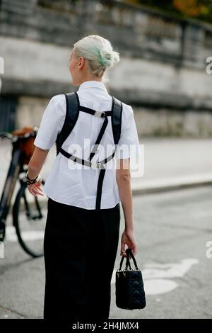 Im Stil der Straße, Amalie Gassmann bei der Dior Spring Summer 2022 Show, die am 28. September 2021 im Tuileries Garden, Paris, Frankreich, stattfand. Foto von Marie-Paola Bertrand-Hillion/ABACAPRESS.COM Stockfoto