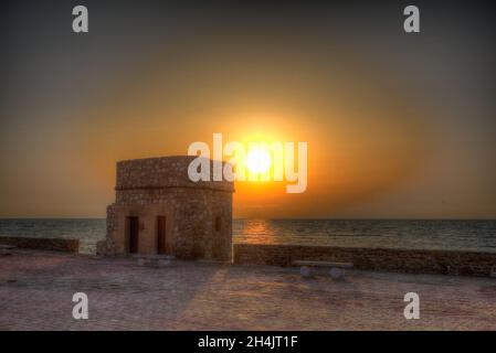 La Mata Spanien historischer Turm Wahrzeichen in den frühen Morgenstunden Sonnenaufgang in der Nähe von Torrevieja Costa Blanca Stockfoto