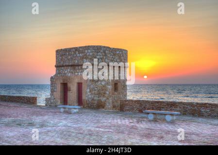 La Mata Spanien Turm Wahrzeichen in den frühen Morgenstunden Sonnenaufgang in der Nähe von Torrevieja Costa Blanca Stockfoto