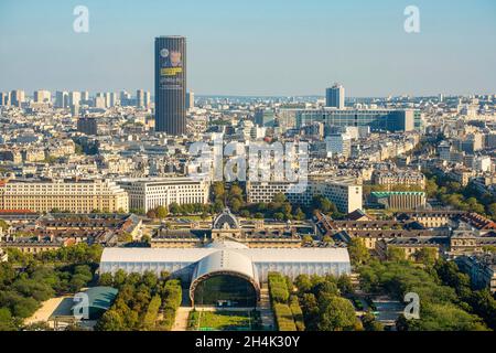 Frankreich, Paris, CHAMP de Mars, Grand Palais Ephemere des Kabinetts Wilmotte, erbaut während der Renovierung des Grand Palais und für die Olympischen Spiele 2024 Stockfoto