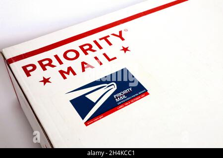 PRIORITY MAIL Mailing Box von USPS United States Postal Service Stockfoto