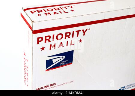PRIORITY MAIL Mailing Box von USPS United States Postal Service Stockfoto