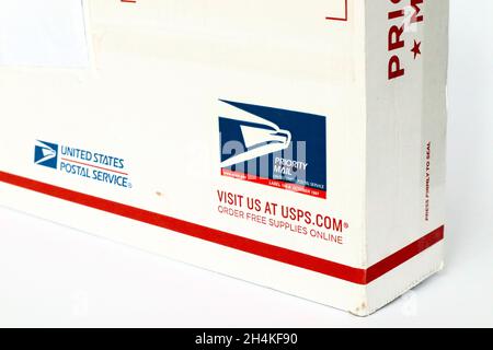 PRIORITY MAIL Mailing Box von USPS United States Postal Service Stockfoto