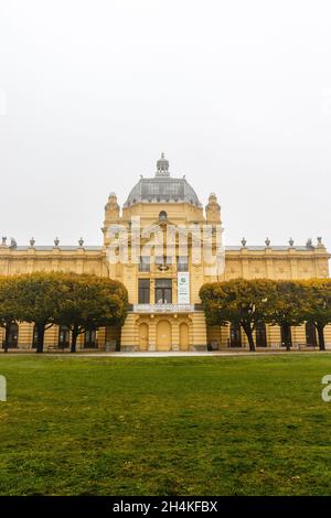 Außenansicht des Kunstpavillons in der Unterstadt Zagreb, Kroatien, Balkan, Europa Stockfoto