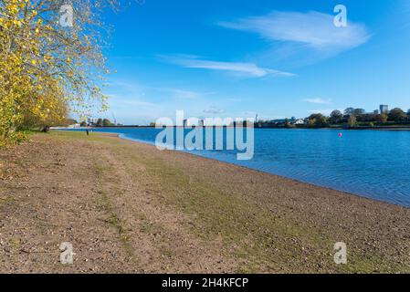 Edgbaston Reservoir in Birmingham an einem sonnigen Herbsttag Stockfoto