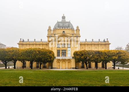 Außenansicht des Kunstpavillons in der Unterstadt Zagreb, Kroatien, Balkan, Europa Stockfoto