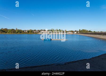 Edgbaston Reservoir in Birmingham an einem sonnigen Herbsttag Stockfoto