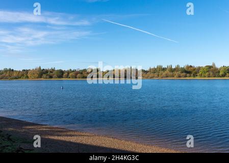 Edgbaston Reservoir in Birmingham an einem sonnigen Herbsttag Stockfoto