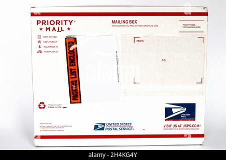 PRIORITY MAIL Mailing Box von USPS United States Postal Service Stockfoto