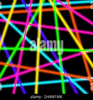 Bunte Neon-Laserstrahlen auf schwarzem transparentem Hintergrund. Vektor leuchtende Lichter Effekt. Stock Vektor
