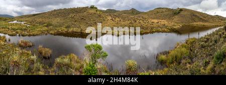 Wanderung zum Paramo de Guacheneque, dem Geburtsort des Flusses Bogota. Die Lagune von Guacheneque. In Villapinzón, Cundinamarca, Kolumbien. Stockfoto