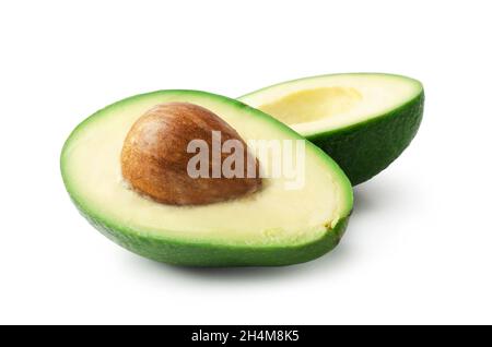 Avocado in Hälften geschnitten, isoliert auf weißer professioneller Food-Fotografie Stockfoto
