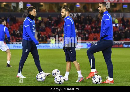 NOTTINGHAM, GROSSBRITANNIEN. 2. NOVEMBER Brennan Johnson, Philip Zinkernagel und Lewis Grabban aus Nottingham Forest während des Sky Bet Championship-Spiels zwischen Nottingham Forest und Sheffield United am 2. November 2021 auf dem City Ground in Nottingham. (Kredit: Jon Hobley | MI News) Kredit: MI Nachrichten & Sport /Alamy Live News Stockfoto