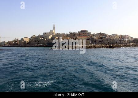 Schöne Aussicht auf die antike Stadt Jaffa vom Meer in Israel Stockfoto