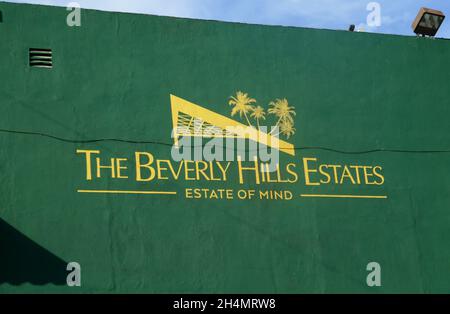 Los Angeles, Kalifornien, USA 23. Oktober 2021 Ein allgemeiner Blick auf die Atmosphäre von Beverly Hills Estates, ehemaliges AAHS-Geschäft am 23. Oktober 2021 in Los Angeles, Kalifornien, USA. Foto von Barry King/Alamy Stockfoto Stockfoto