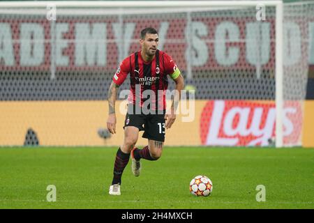 Mailand, Italien. November 2021. Alessio Romagnoli (AC Mailand) während AC Mailand gegen FC Porto, UEFA Champions League Fußballspiel in Mailand, Italien, November 03 2021 Quelle: Independent Photo Agency/Alamy Live News Stockfoto