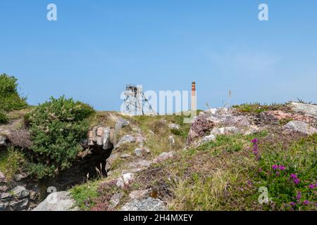 Blick auf die Arsen-Labryinthe bei der Botallack Mine in Cornwall Stockfoto