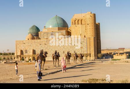 Mausoleum von Khoja Ahmed Yasawi, 14th. Jahrhundert. Haupttouristenattraktion für Reisende und Besucher in Turkistan, Kasachstan, Zentralasien Stockfoto