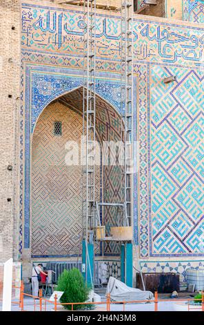 Wiederaufbau- und Umbauarbeiten am Mausoleum von Khoja Ahmed Yasawi (14. Jahrhundert). Architektonisches Erbe in Turkistan, Kasachstan Stockfoto