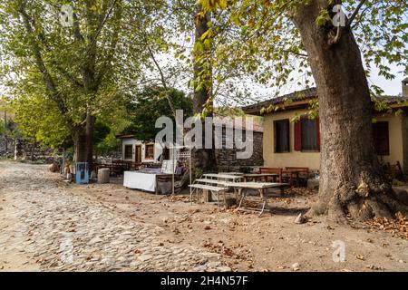 Eskihisar, Mugla, Türkei – 7. Oktober 2020. Der Hauptplatz des Dorfes Eskihisar in der türkischen Provinz Mugla. Der Platz befindet sich westlich des Strato Stockfoto