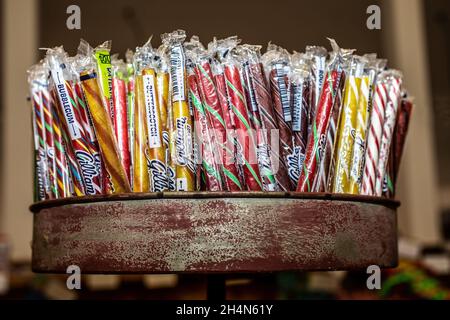 Gilliam Candy Sticks im Sweetly Kismet Candy Store. Stockfoto