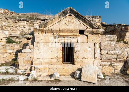 Pamukkale, Denizli, Türkei – 18. November 2020. Grab des Apostels Philipp in Hierapolis in der türkischen Provinz Denizli. Philipp der Apostel Stockfoto