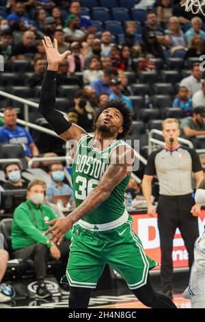 Orlando, Florida, USA, 3. November 2021, Boston Celtics Guard Marcus Smart #36 Versuch, einen Korb gegen die Orlando Magic im Amway Center zu machen. (Foto: Marty Jean-Louis) Quelle: Marty Jean-Louis/Alamy Live News Stockfoto