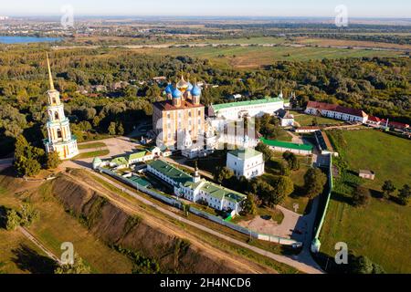 Luftaufnahme der Mariä-Himmelfahrt-Kathedrale in Rjasan, Russland Stockfoto