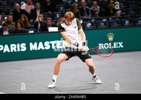 Paris, Frankreich. November 2021. Ilya Ivashka aus Bulgarien während des Rolex Paris Masters 2021, ATP Masters 1000 Tennisturniers, am 3. November 2021 in der Accor Arena in Paris, Frankreich. Foto von Victor Joly/ABACAPRESS.COM Quelle: Abaca Press/Alamy Live News Stockfoto