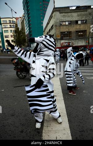 Verkehr Zebras helfen, Fußgänger die Straße überqueren, La Paz, Bolivien, Südamerika Stockfoto