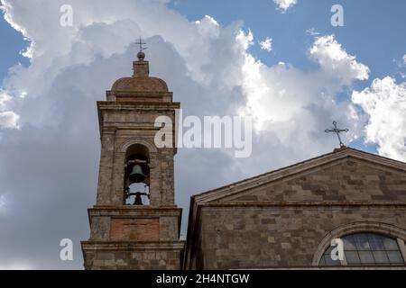 Kathedrale des Heiligen Erlösers oder Cattedrale del Santissimo Salvatore in Montalcino, Toskana, Italien Stockfoto