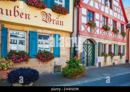 FORCHHEIM, DEUTSCHLAND - CA. AUGUST 2021: Das Stadtbild von Forchheim, Bayern, Deutschland Stockfoto