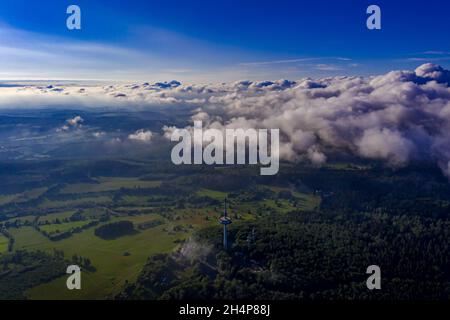 Hoherodskopf im Vogelsberg aus der Luft | Luftaufnahme des Vogelsberg in Hessen (Deutschland) Stockfoto