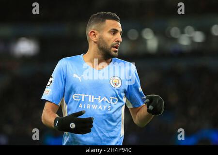 Manchester, Großbritannien. November 2021. Riyad Mahrez #26 von Manchester City in Manchester, Vereinigtes Königreich am 11/3/2021. (Foto von Conor Molloy/News Images/Sipa USA) Quelle: SIPA USA/Alamy Live News Stockfoto