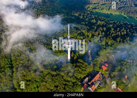 Hoherodskopf im Vogelsberg aus der Luft | Luftaufnahme des Vogelsberg in Hessen (Deutschland) Stockfoto
