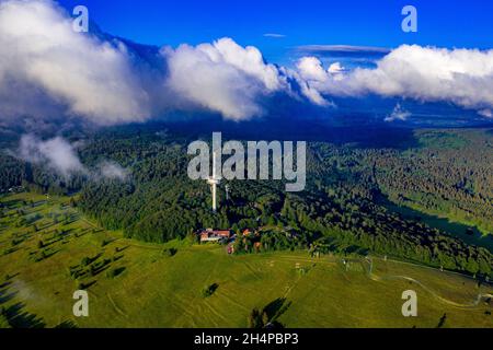 Hoherodskopf im Vogelsberg aus der Luft | Luftaufnahme des Vogelsberg in Hessen (Deutschland) Stockfoto
