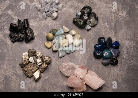 Textur von verschiedenen Arten von Steinen. Edelsteine. Rock-Kollektion Stockfoto