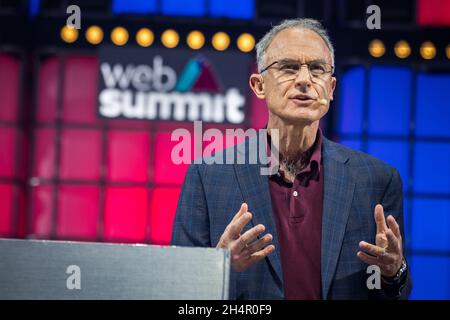 Lissabon, Portugal. November 2021. Stephen Käfer, CEO von Tripadvisor, spricht am dritten Tag des Web Summit im Parque das Nacoes in Lissabon. Kredit: SOPA Images Limited/Alamy Live Nachrichten Stockfoto