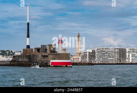 Le Havre, Frankreich - 8. August 2021: Stadtbild und Yachthafen von Le Havre, Normandie. Stockfoto