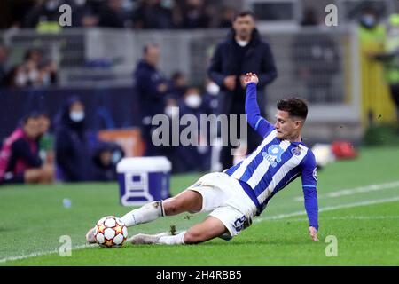 Otavio Monteiro vom FC Porto in Aktion während des UEFA Champions League-Spiel der Gruppe B zwischen AC Mailand und dem FC Porto . Stockfoto