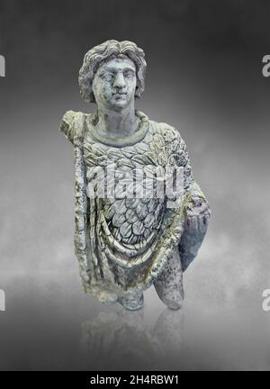 Römische ägyptische Statue Skulptur von Alexandre dem Großen als Sohn des Zeus, ist 0r 2. jh. AD, Marmor . Louvre Museum Inv Ma 3616. Alexander III. Stockfoto