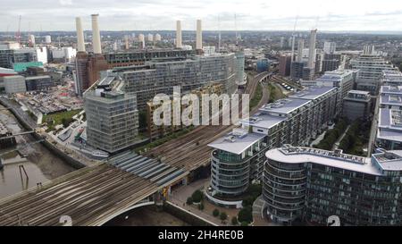 Battersea Kraftwerk und Wohnungen Entwicklung 2021 Luftdrohne Stockfoto
