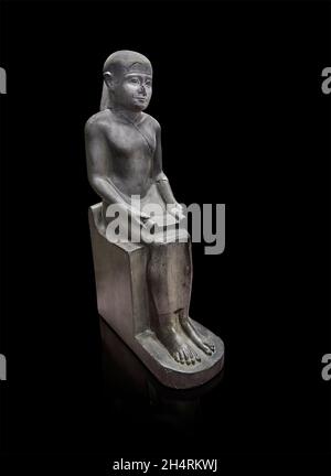 Ägyptische Statue Skulptur von Salbei & Diener Imhotep, 332-30, ptolemäisch, Grauweck. Louvre Museum N4541, die Statue trägt die Inecription "Lassen Sie das wat Stockfoto